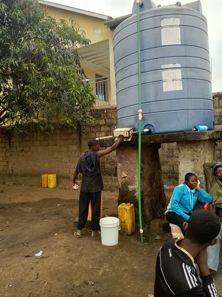 Citerne de stockage d'eau de forage