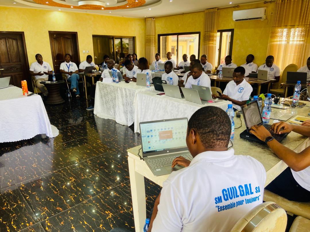 Participants de la retraite professionnel 2025 : conseil d'administration, directeurs, Responsables et chefs d'agence