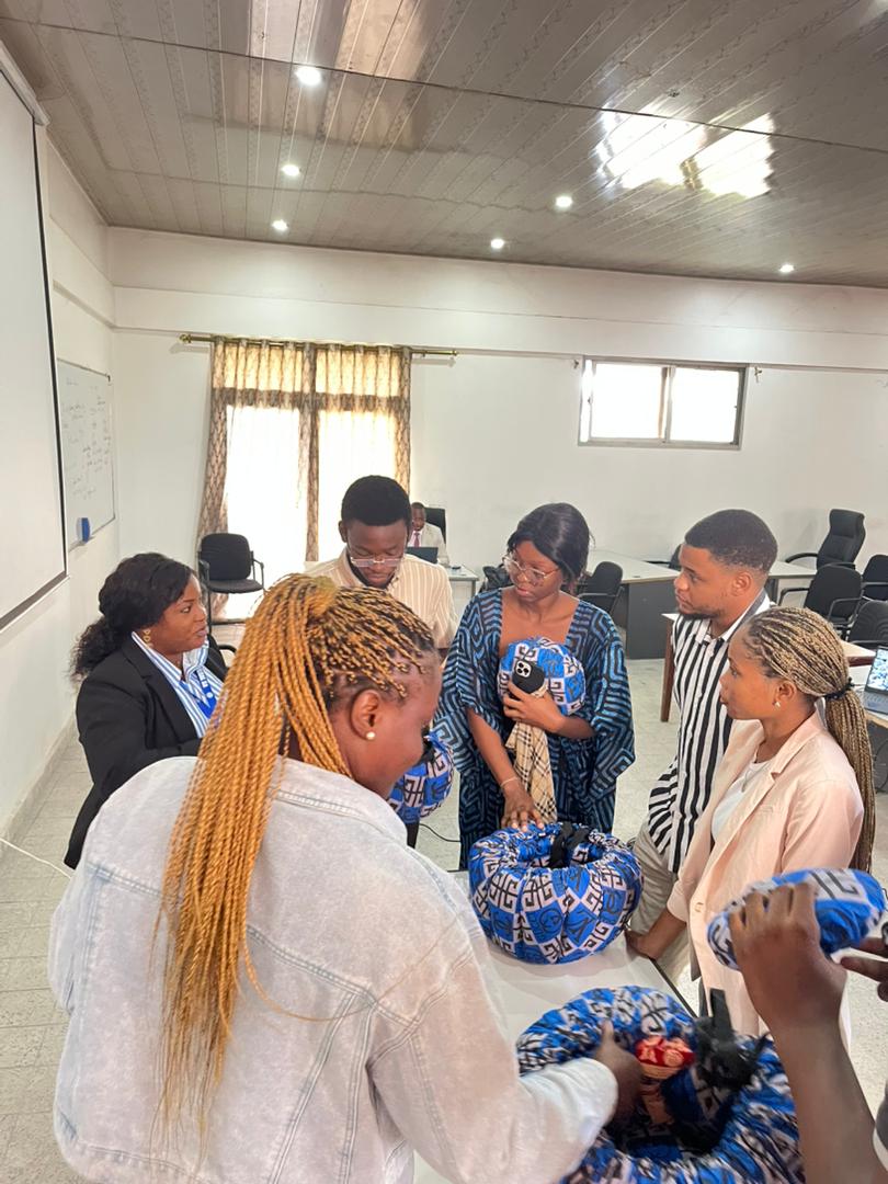 Les étudiants de l'UPC en pleine séance pratique sur la wonderbag