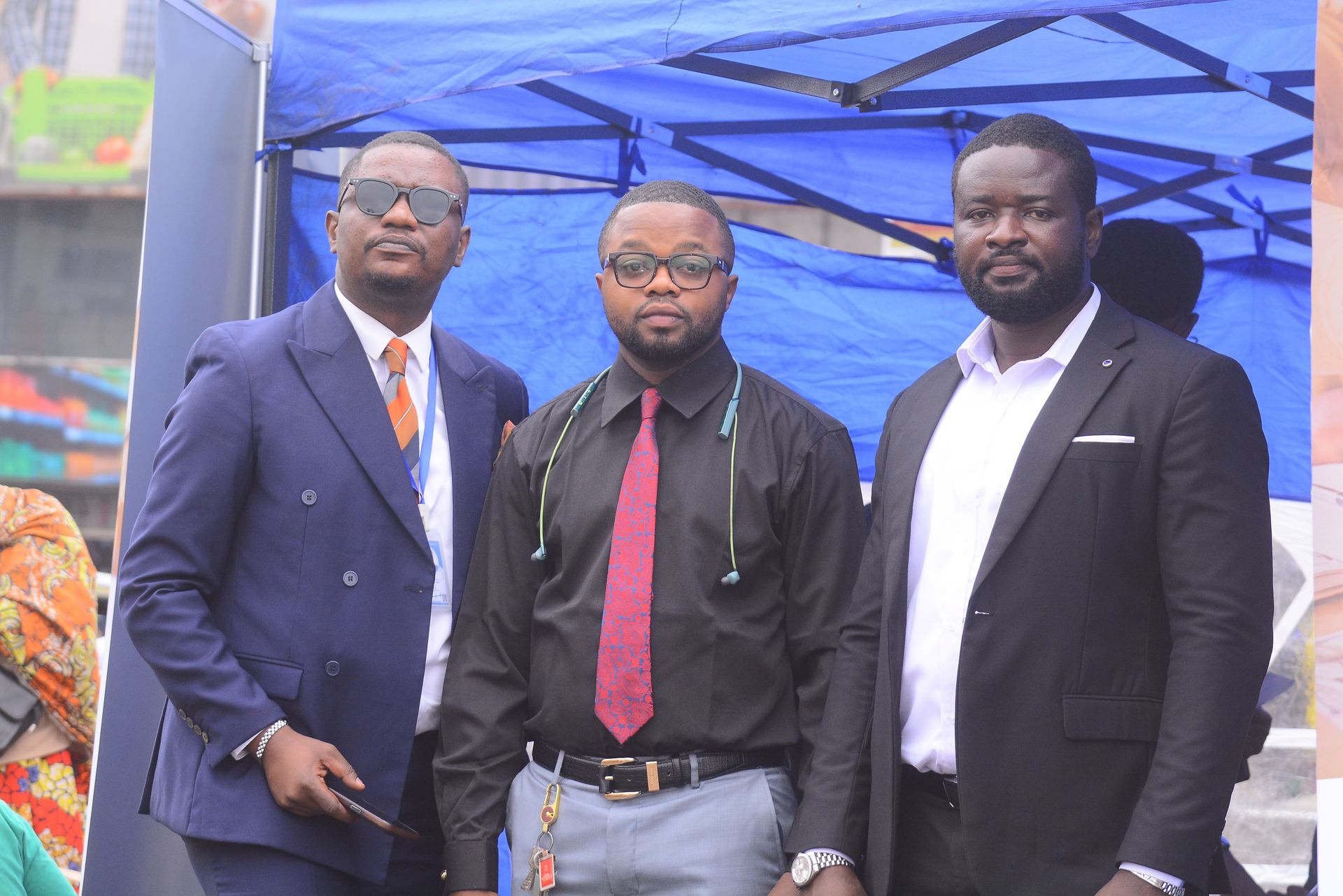 Photo des agents Guilgal devant le stand